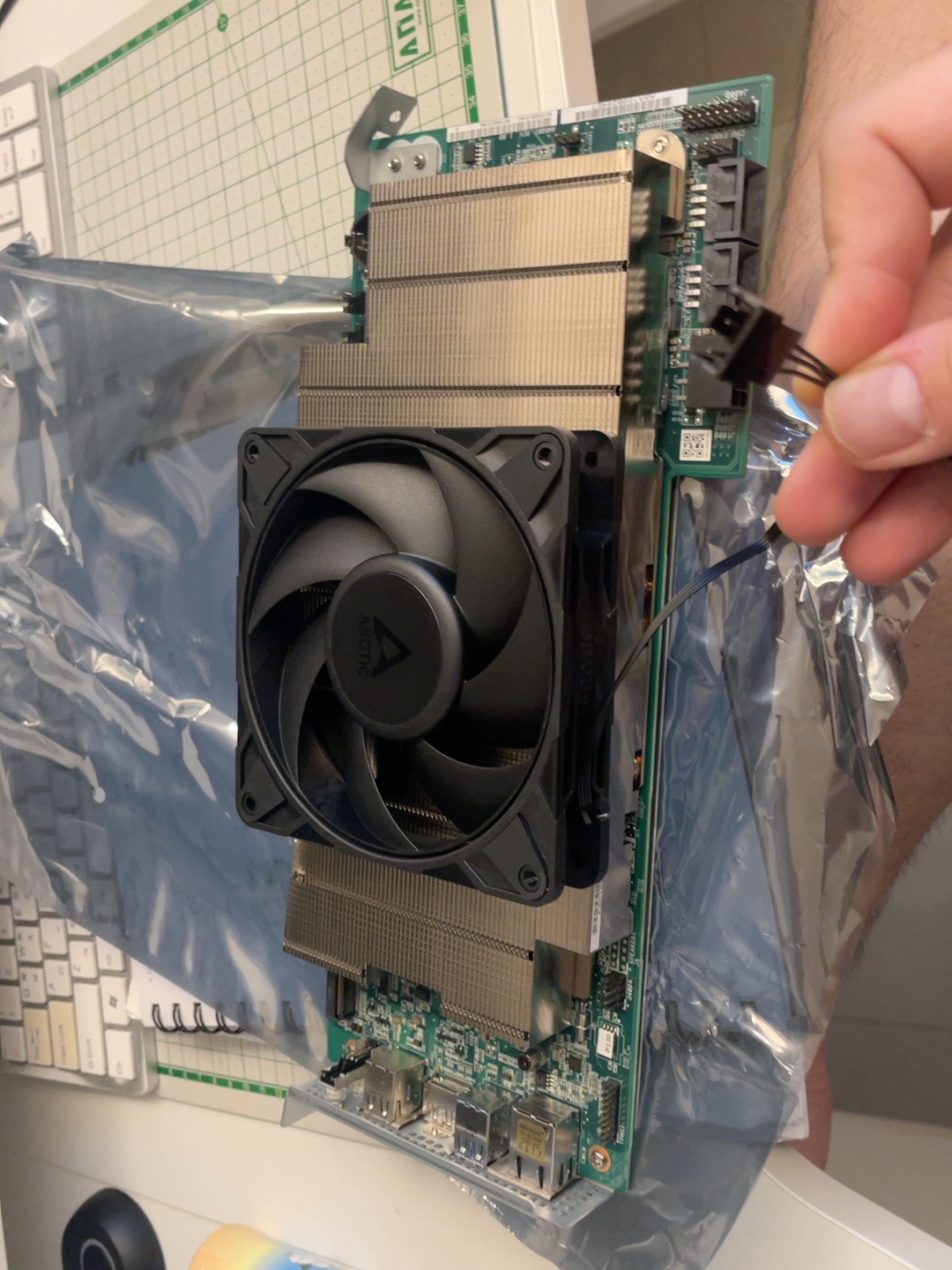 AMD BC-250과 전원공급장치, SSD, 쿨링팬의 준비 상태